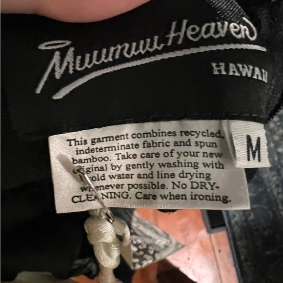 Muumuu Heaven Kilia Dress  black with silver animal print bust size Medium - Picture 11 of 12